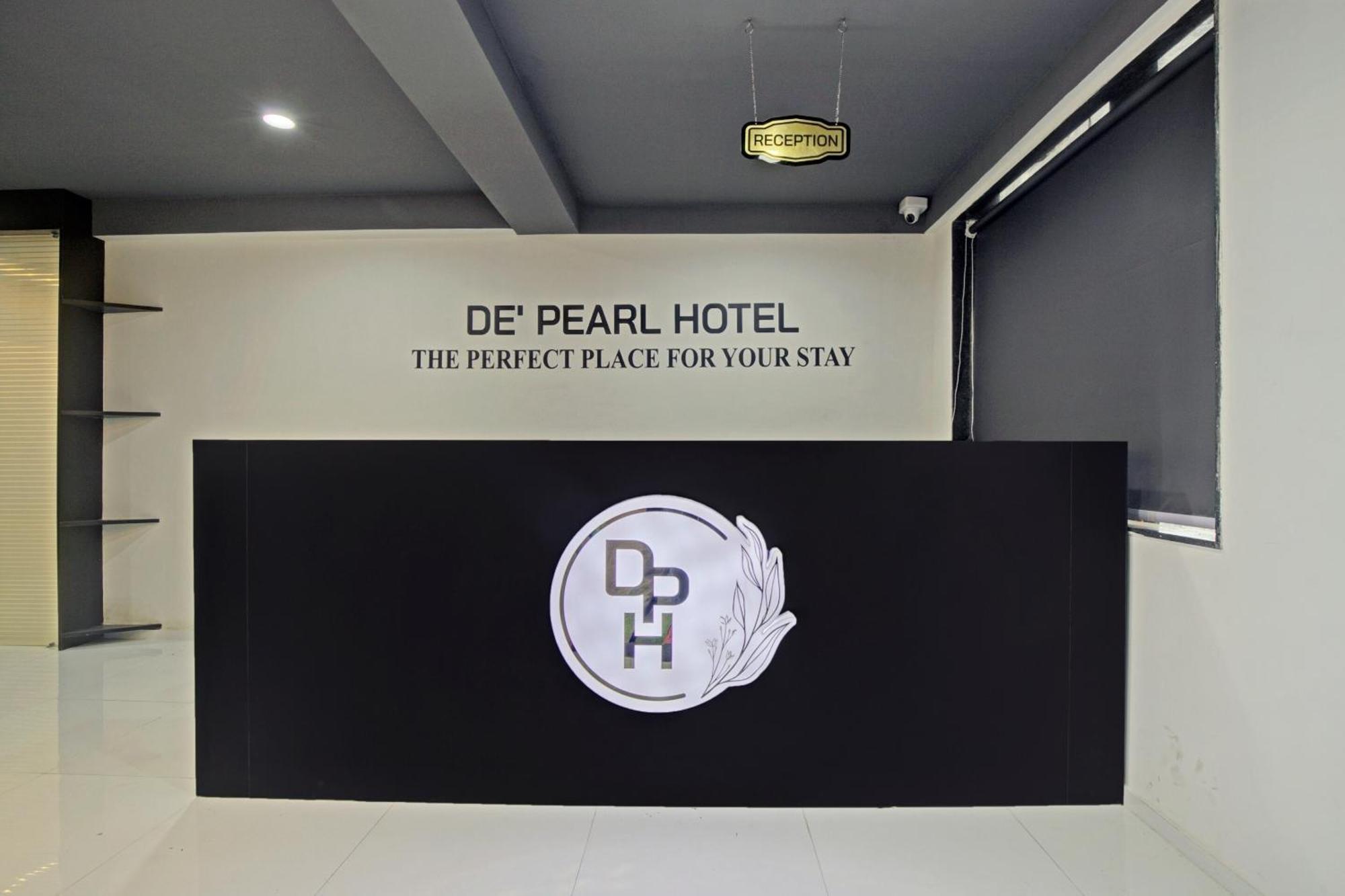 Collection O De'Pearl Hotel Surat Buitenkant foto