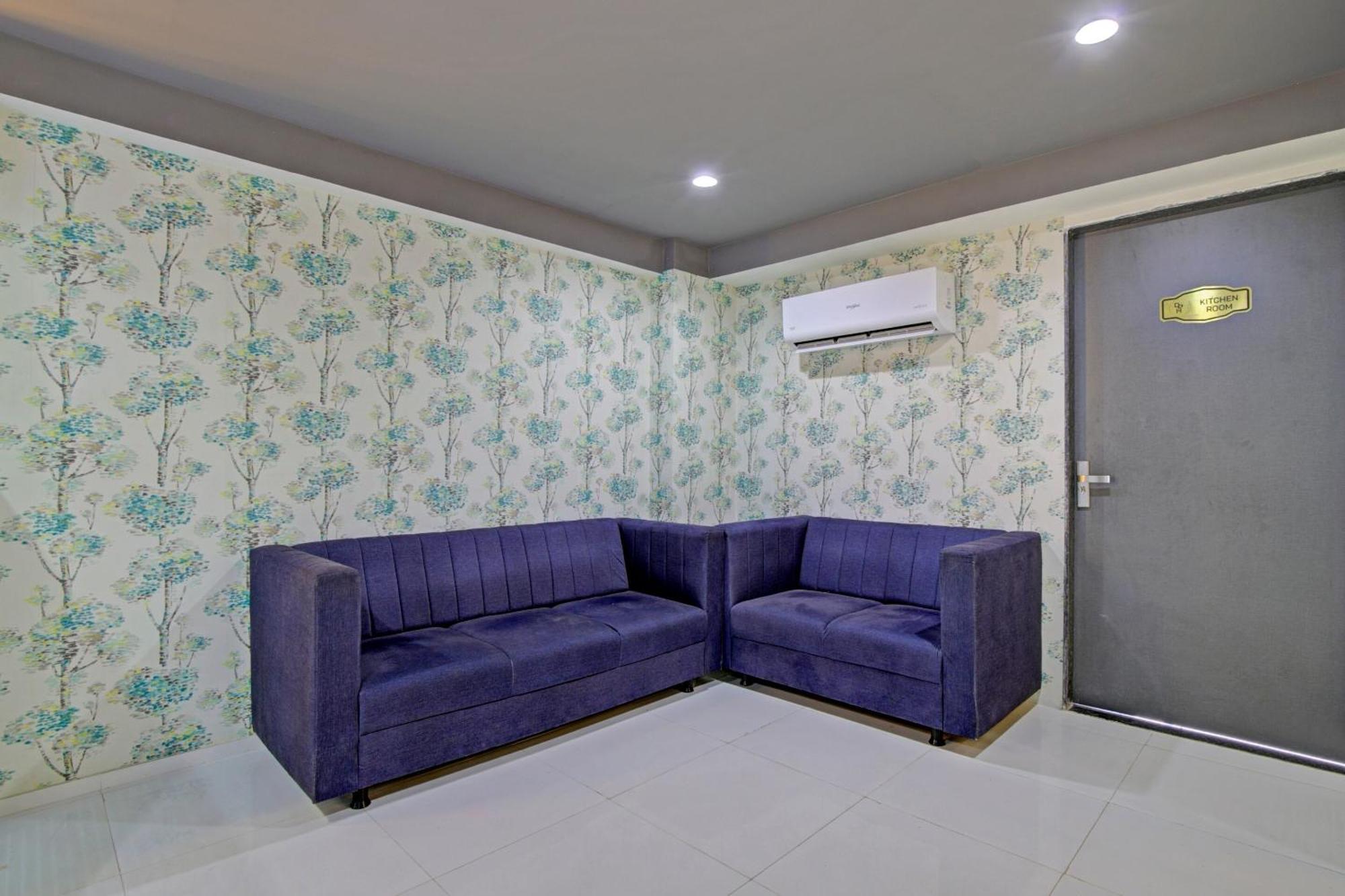 Collection O De'Pearl Hotel Surat Buitenkant foto